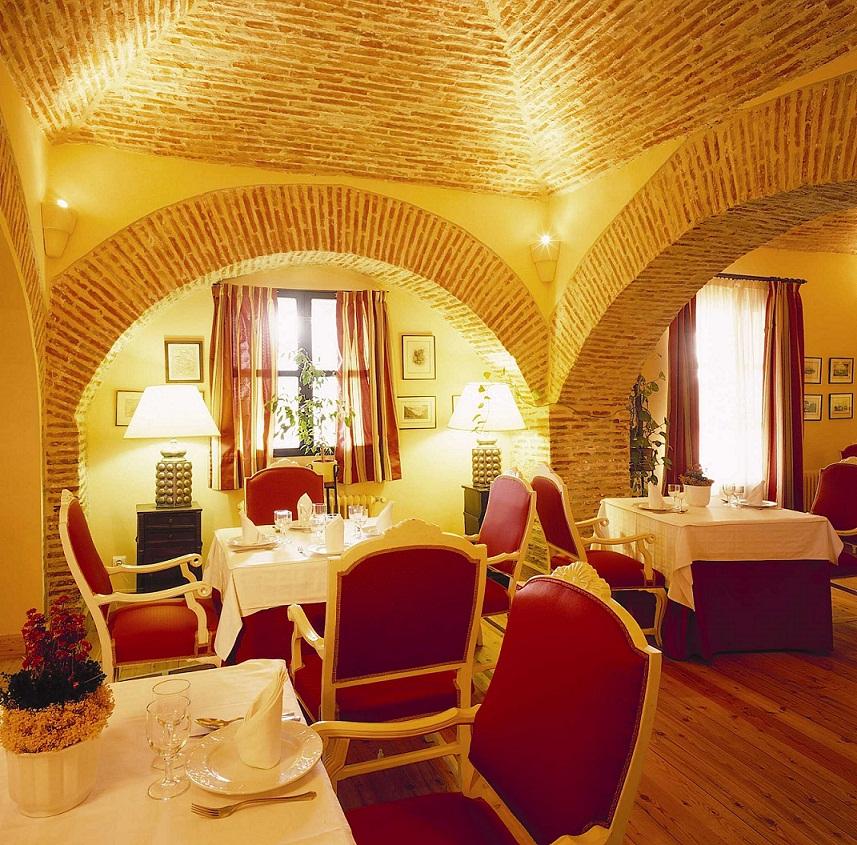 Posada Real Del Pinar Pozal de Gallinas Restaurang bild