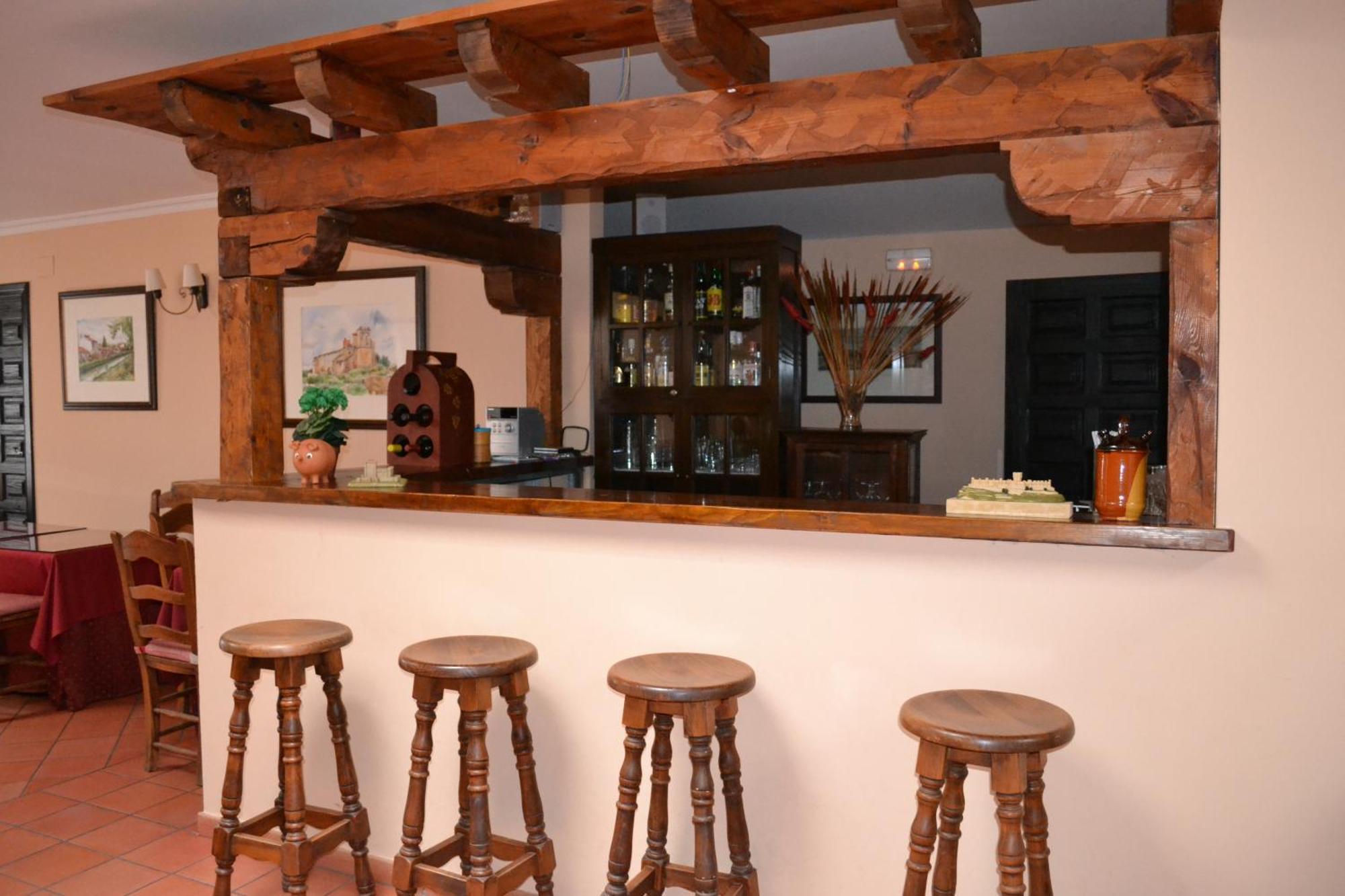 Posada Real Del Pinar Pozal de Gallinas Exteriör bild